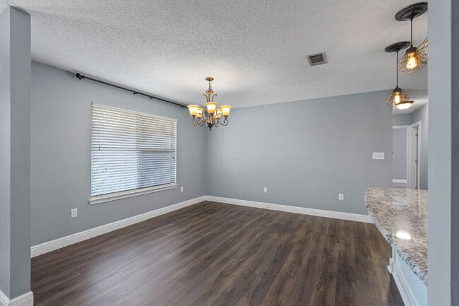 Building Photo - 3171 Airport Rd