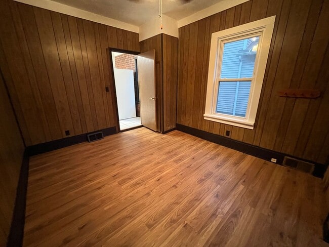 Building Photo - Postmaster