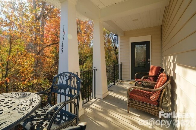 Building Photo - 10745 Sapphire Trail