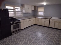 Building Photo - Tesoro Properties