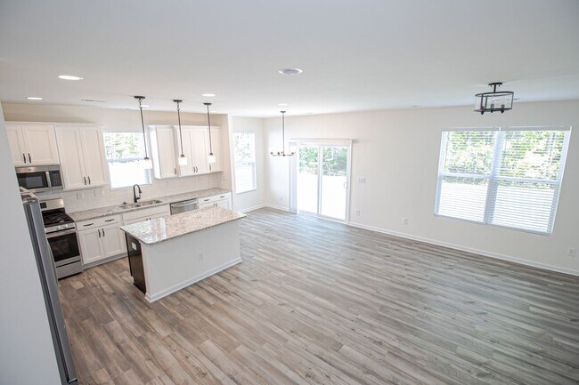 Building Photo - Great Wesley Chapel Location!
