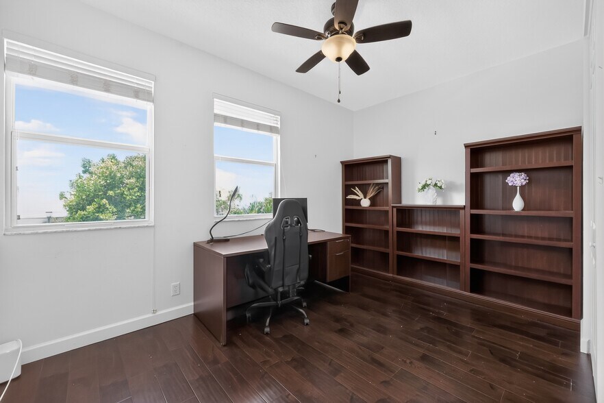 Building Photo - 143 Isle Verde Way