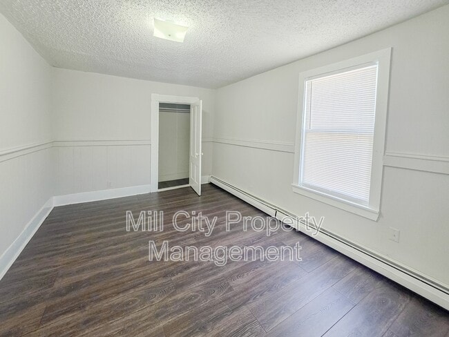 Building Photo - 343 Auburn St