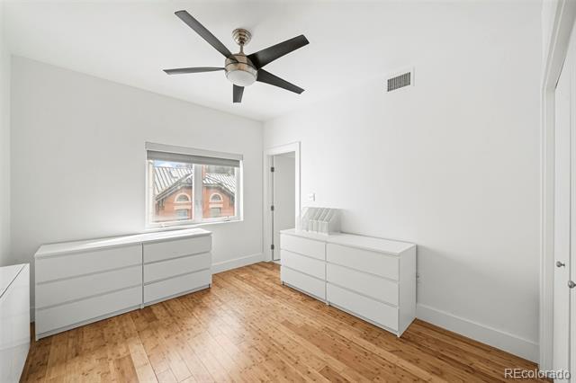 Building Photo - 2400 Champa St