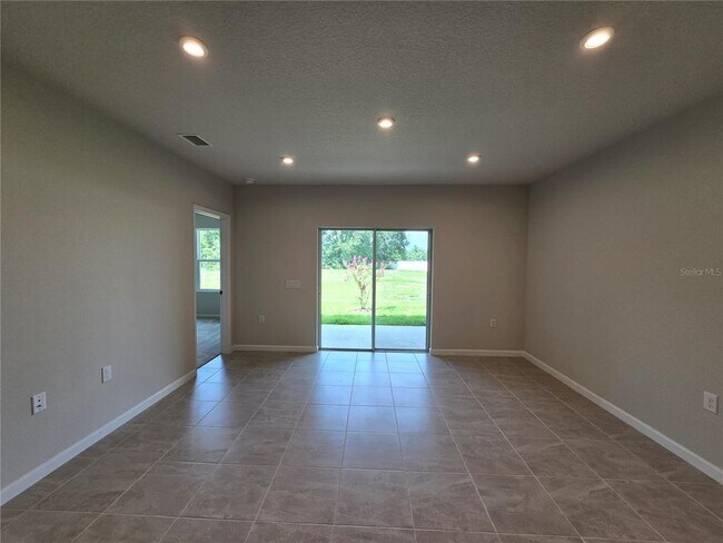 Building Photo - 456 Voltaire Dr