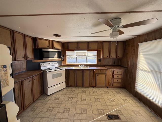 Building Photo - 3304 Hidalgo Rd