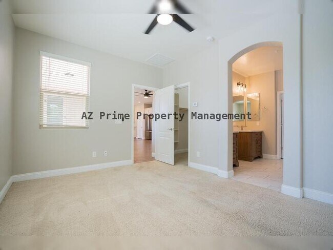 Building Photo - 9215 W Dreyfus Dr