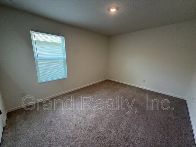 Building Photo - 4360 Jitterbug St