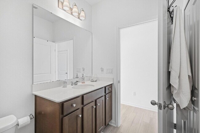 Building Photo - NEW TOWNHOME