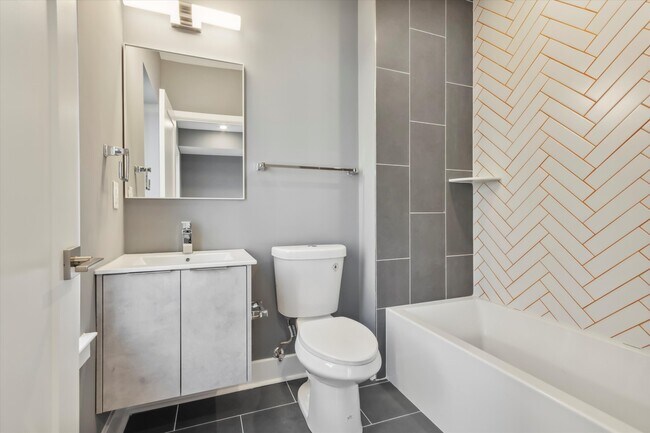 Building Photo - 1615 Poplar St