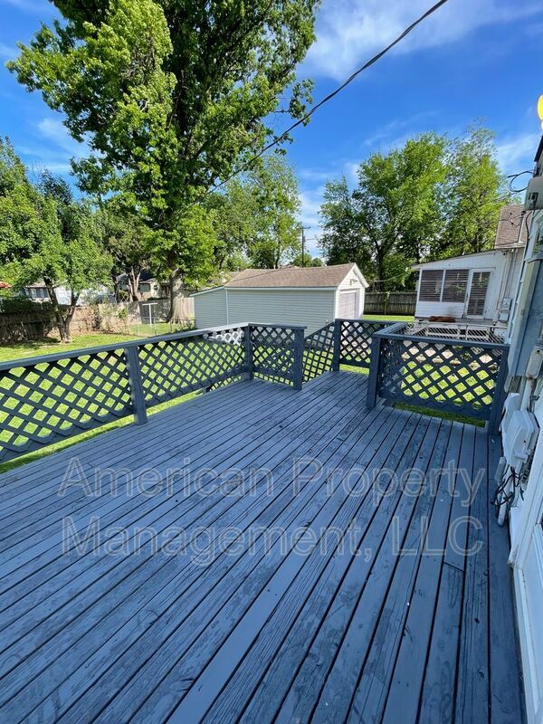 Building Photo - 1227 S College Ave