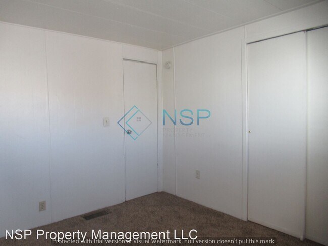 Building Photo - 2 br, 1.5 bath House - 3138 Lake Drive