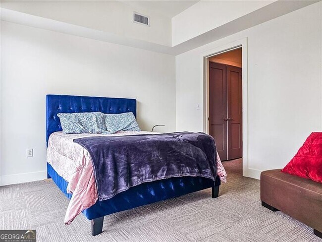 Building Photo - 1100 Howell Mill Rd NW