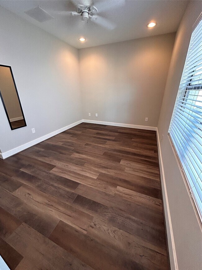 Building Photo - 211 Milby St