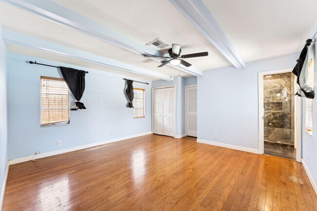 Building Photo - 4194 Honeysuckle Ave