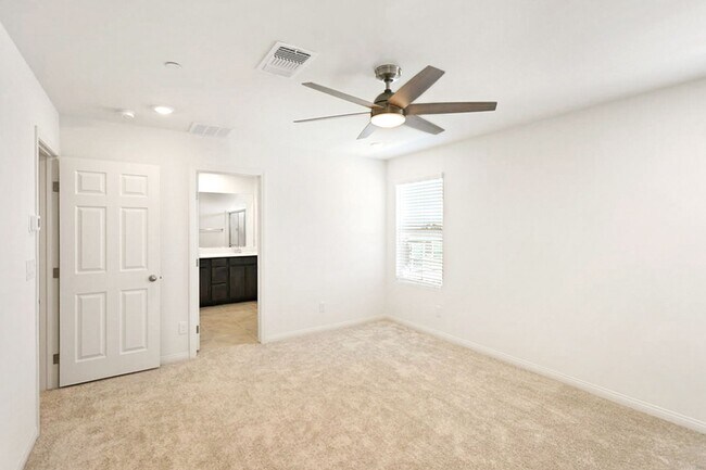 Building Photo - Brand New Inspirada Beauty With 1st Floor ...