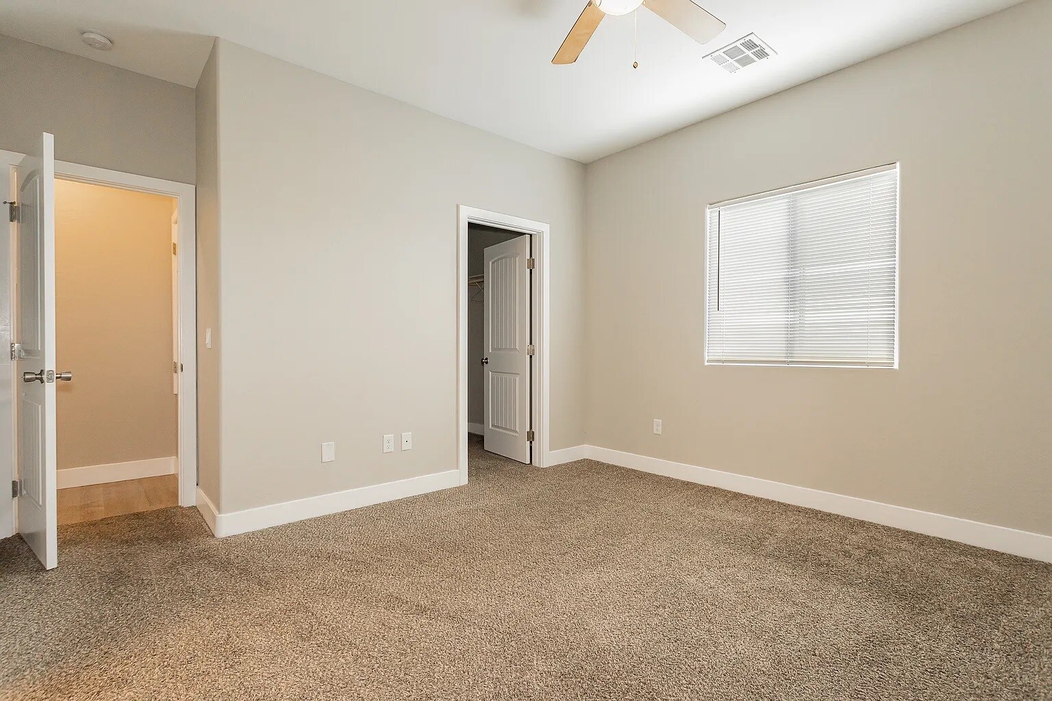 Building Photo - 1701 S Dandelion St