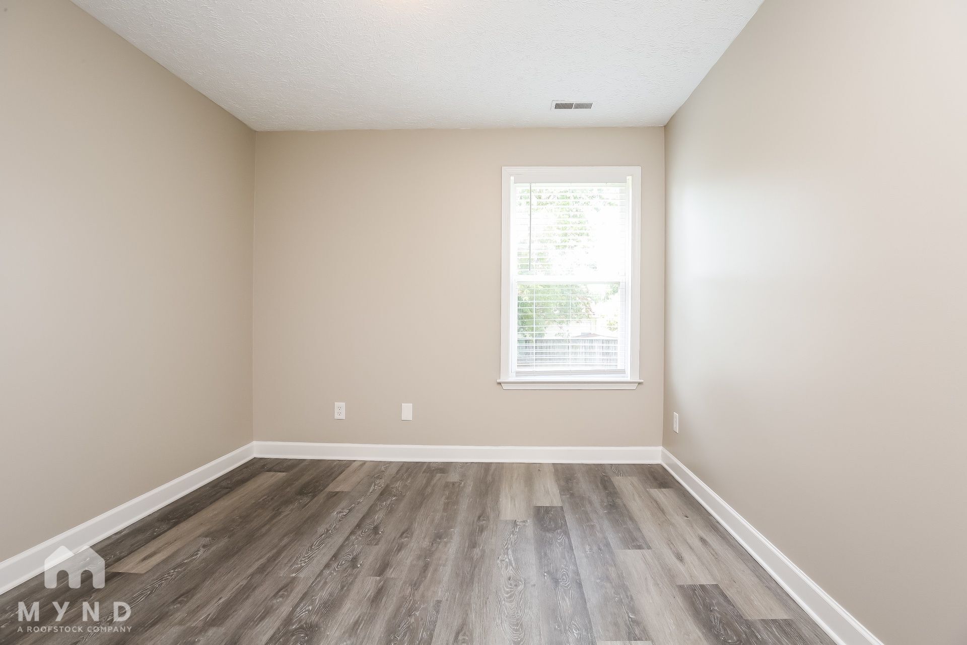 Building Photo - 1634 Beaconcrest Cir