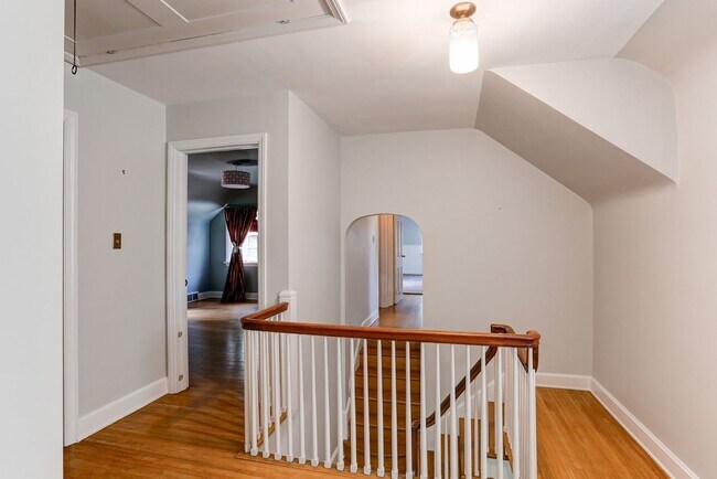 Building Photo - 4 bedroom, 2.5 bathroom home in Camp Hill