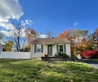 Building Photo - 117 Hollister Dr
