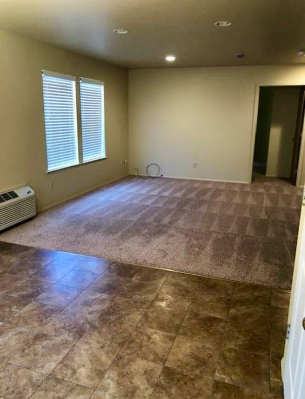 Building Photo - 1205 Chenaur Dr