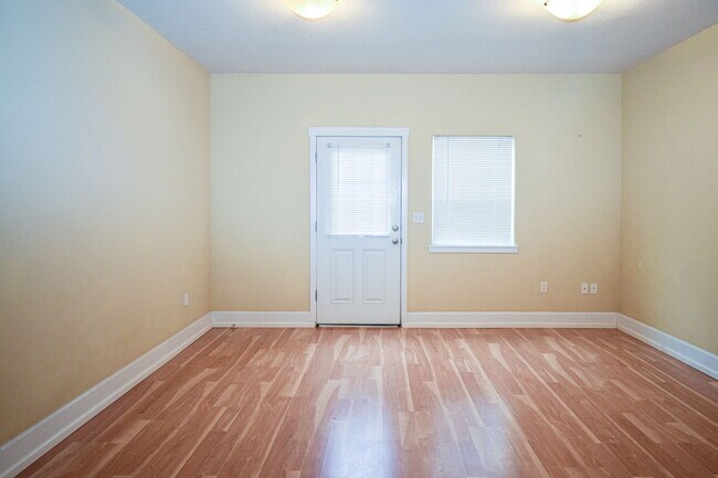 Building Photo - 18465 SW Stepping Stone Dr