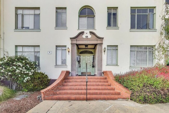 Building Photo - 465 Bellevue Ave