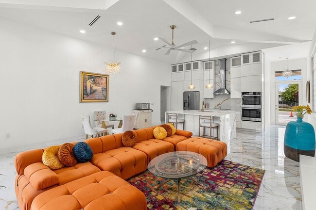 Building Photo - 202 SE 4th St