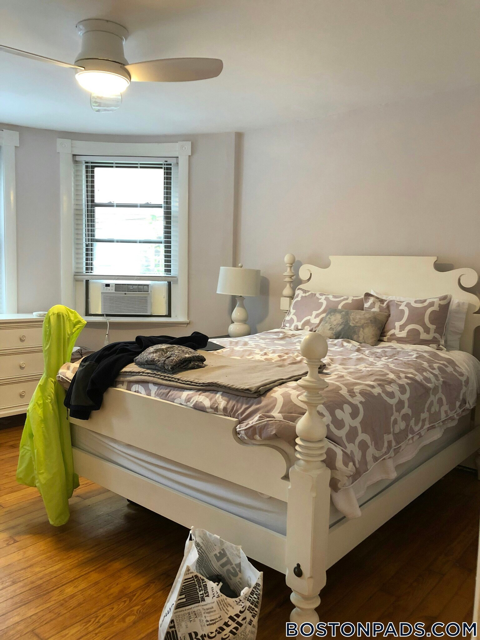 Building Photo - 1728 Beacon St