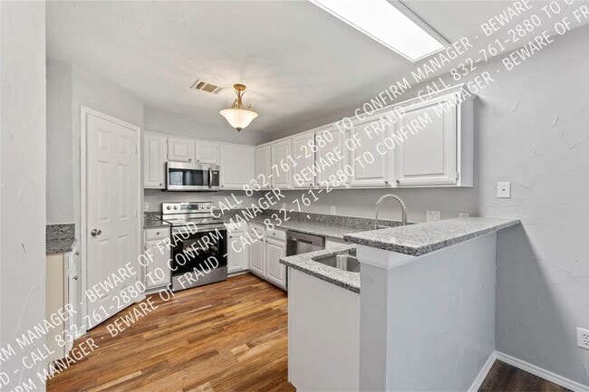 Building Photo - 473 Leisure Ln