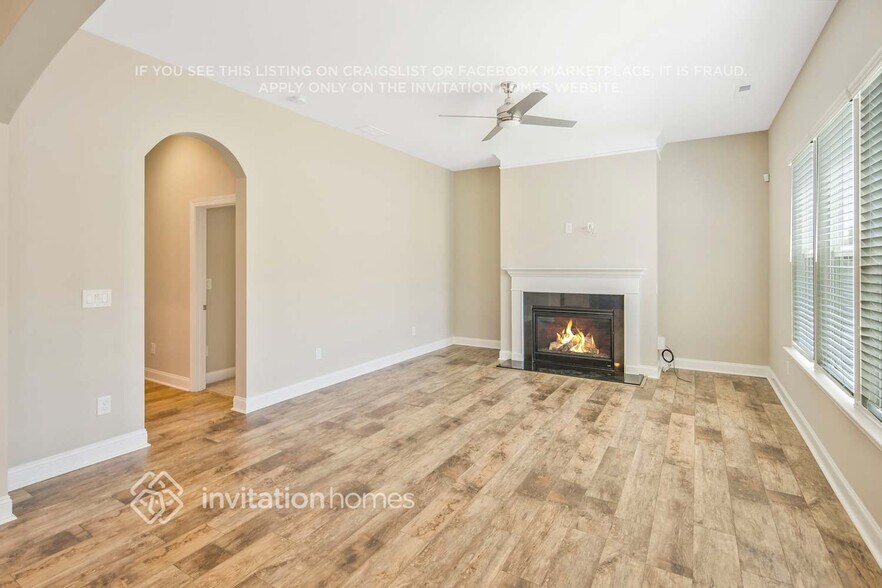 Building Photo - 1400 Thessallian Ln