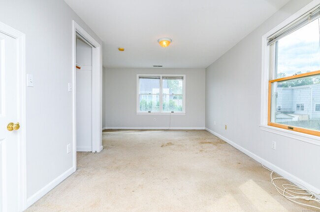 Building Photo - 51 Fortuna Dr
