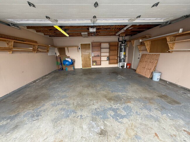 Building Photo - Victorville- Spring Valley Lake, 3 Bedrooms 2 bathrooms, New Paint