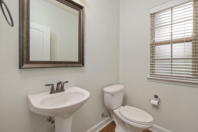 Building Photo - 4434 Mirada Way