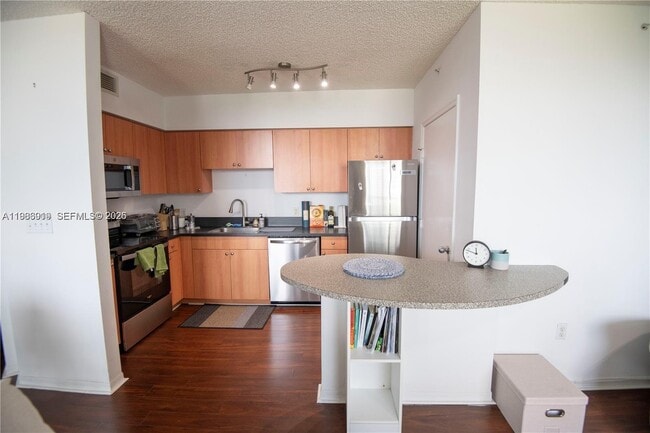 Building Photo - 1330 West Ave