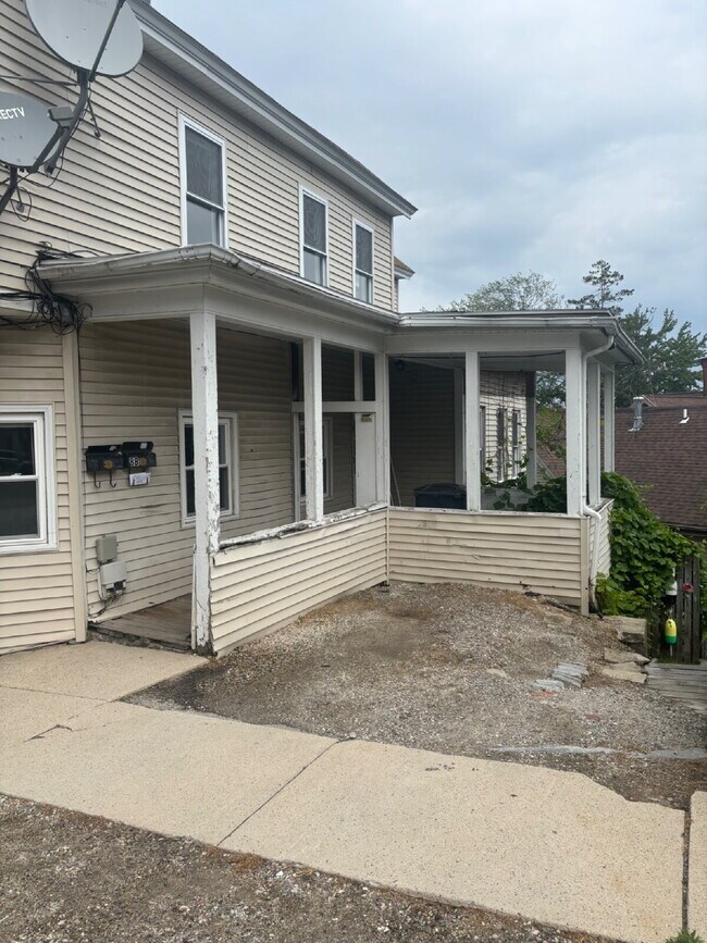 Building Photo - Spacious 4-Bedroom Apartment in Nashua, NH - Don't Miss Out!