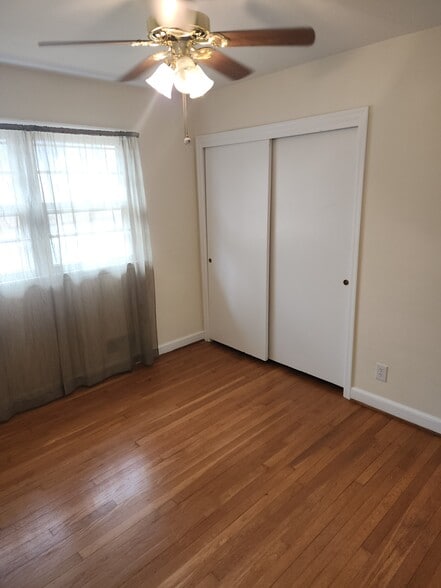 Building Photo - 3843 Plantation Rd NE