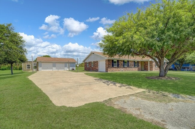 Building Photo - 827 Pickney Ave