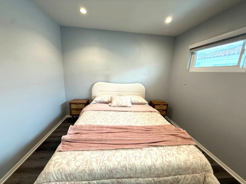 Building Photo - 315 Sapphire Ave