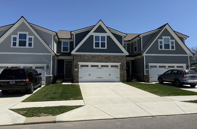 Building Photo - 304 Lantern Cir