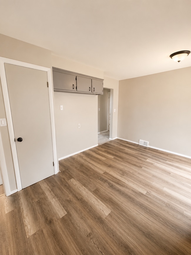 Building Photo - Charming 3BR Rental with Extra Living Space in Basement