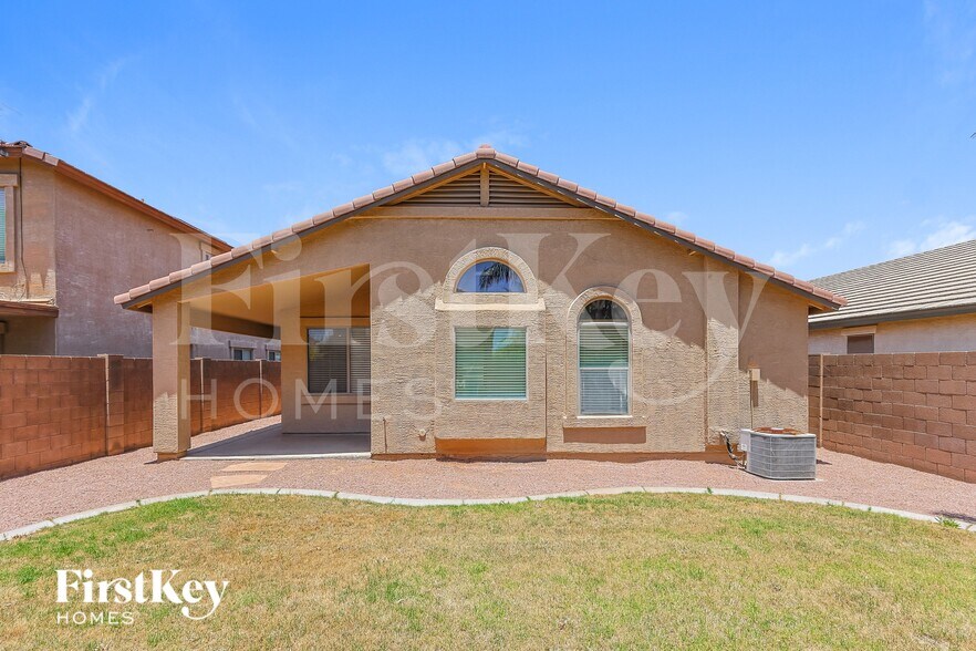 Building Photo - 4225 E Coal St