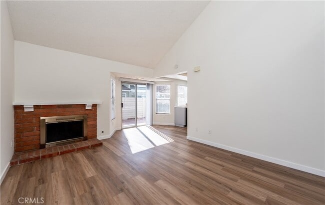 Building Photo - 49 Summerstone