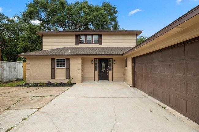 Building Photo - 1819 Redwood Ct