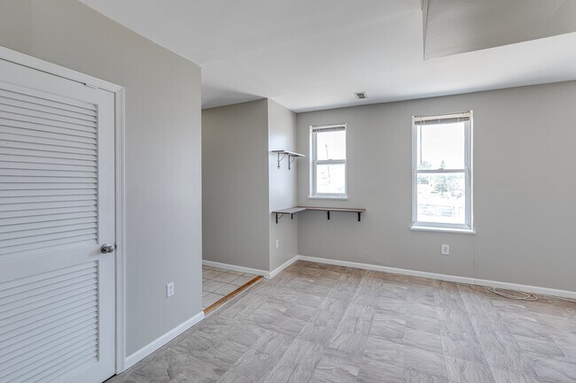 Building Photo - 6602 Ridge Ave