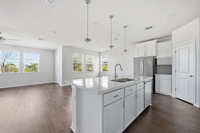 Building Photo - 4806 Plum Peach Bend