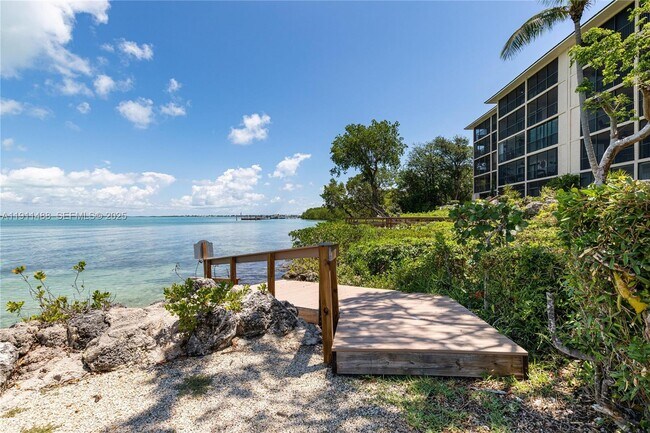 Building Photo - 96000 Overseas Hwy