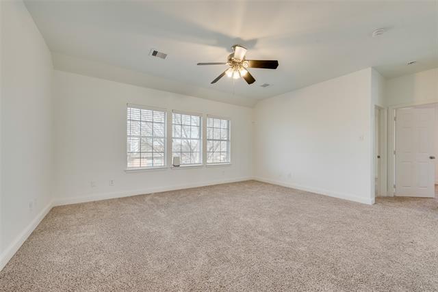 Building Photo - 3400 Oleander Dr