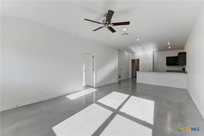 Building Photo - 526 Lost Trl