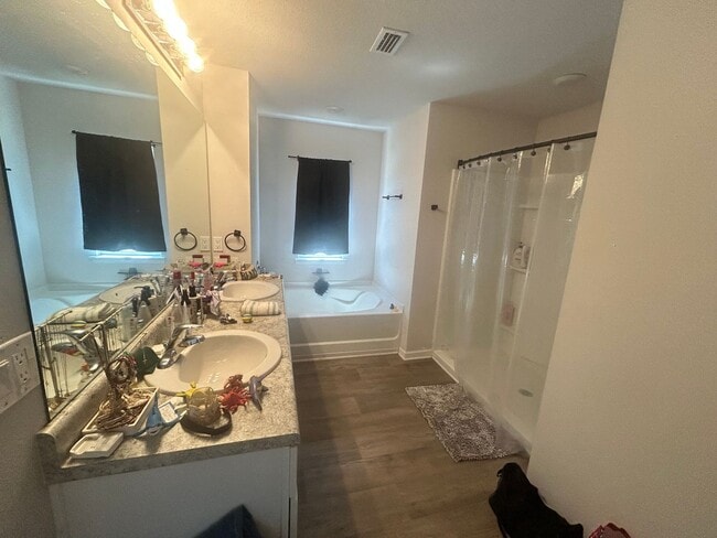 Building Photo - 5808 Tiagra Dr